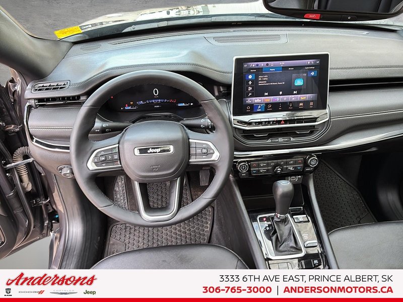 2024 Jeep Compass Altitude 2.0L Turbo / Panoramic Sunroof / Alpine Audio