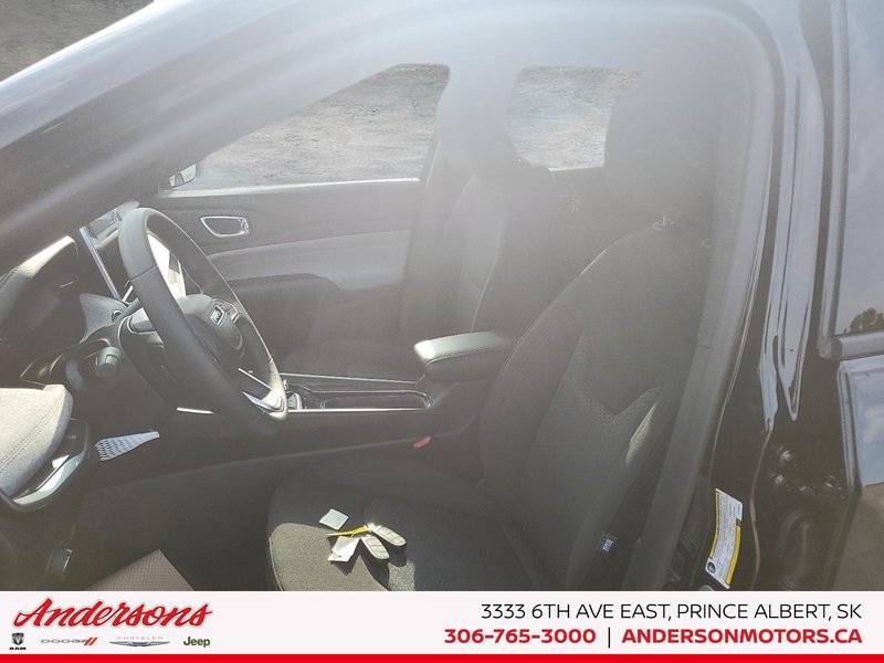 2025 Jeep Compass SPORT 8.4-Inch Display / Selec-Terrain / Heated Seats