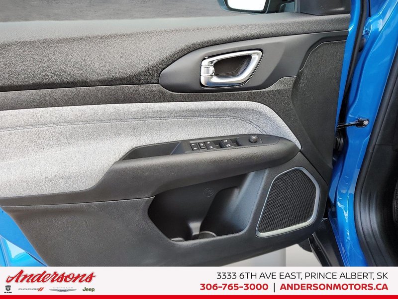 2026 Jeep Compass SPORT 8.4-Inch Display / Selec-Terrain / Heated Seats