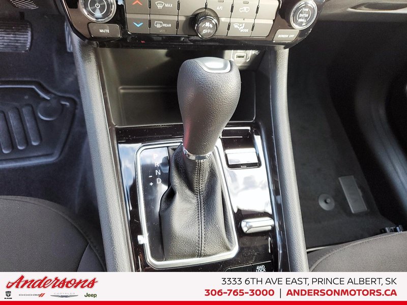 2026 Jeep Compass SPORT 8.4-Inch Display / Selec-Terrain / Heated Seats