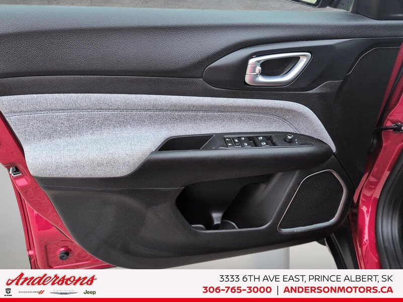 2026 Jeep Compass NORTH Convenience Group / 10.1