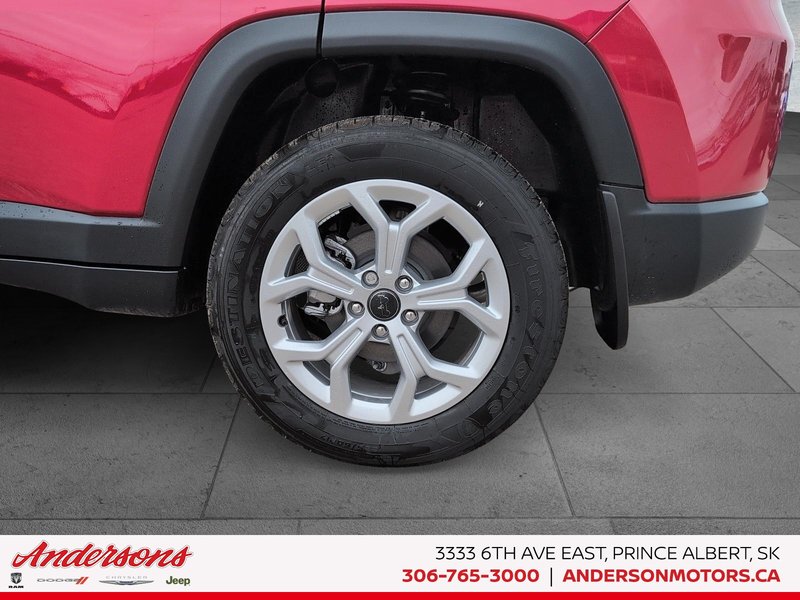 2026 Jeep Compass NORTH Convenience Group / 10.1