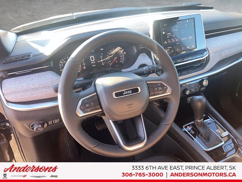 2026 Jeep Compass NORTH Altitude Package / Trailer Tow / Heated Seats & Steering