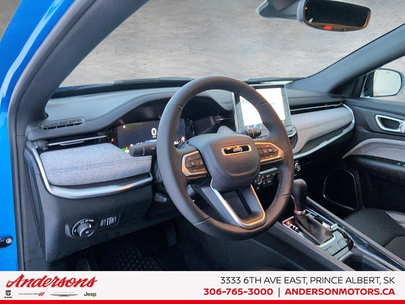 2026 Jeep Compass NORTH Heated Seats & Wheel / 10.1-Inch Uconnect NAV