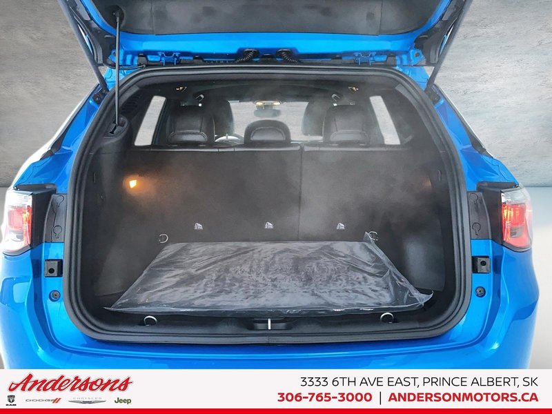 2026 Jeep Compass NORTH Heated Seats & Wheel / 10.1-Inch Uconnect NAV