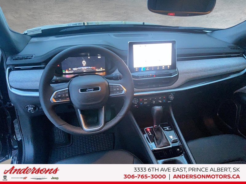 2026 Jeep Compass NORTH Heated Seats & Wheel / 10.1-Inch Uconnect NAV