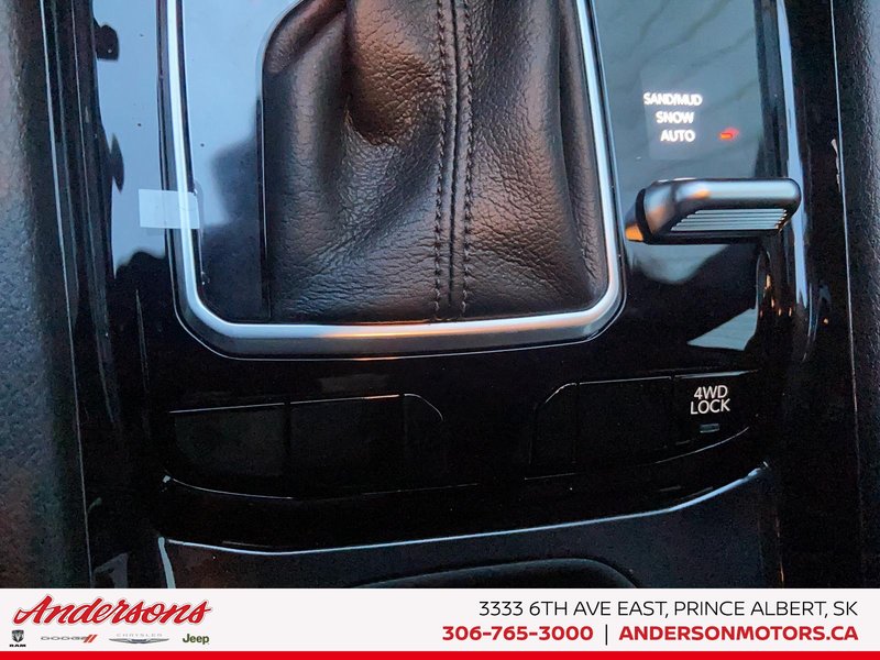 2026 Jeep Compass NORTH Heated Seats & Wheel / 10.1-Inch Uconnect NAV