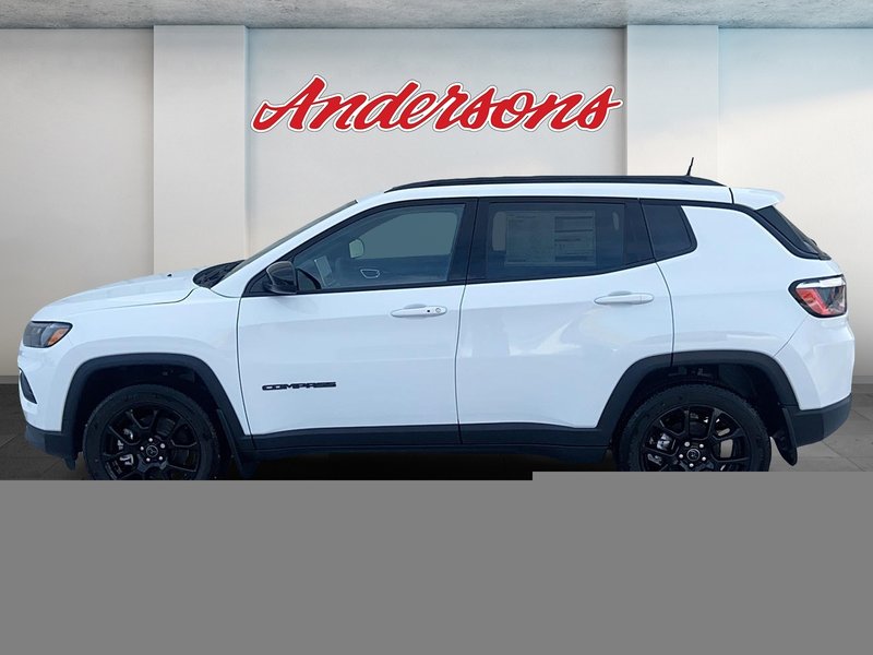 2026 Jeep Compass NORTH Altitude Special Edition / Dual-Pane Panoramic Sunroof / 10.1-Inch Uconnect NAV