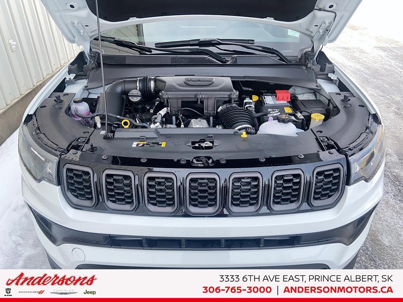 2026 Jeep Compass NORTH Altitude Special Edition / Dual-Pane Panoramic Sunroof / 10.1-Inch Uconnect NAV