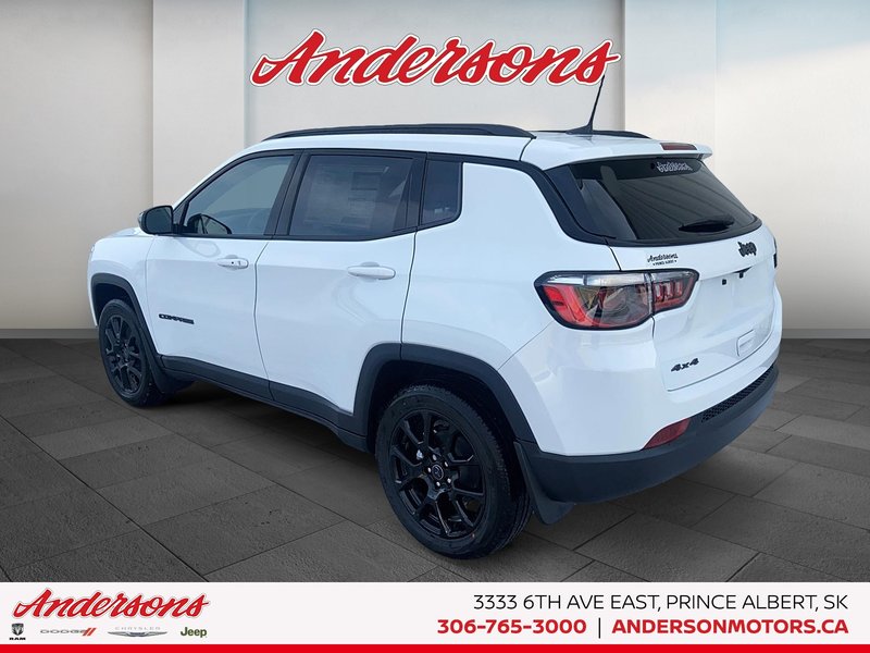 2026 Jeep Compass NORTH Altitude Special Edition / Dual-Pane Panoramic Sunroof / 10.1-Inch Uconnect NAV