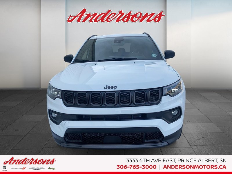 2026 Jeep Compass NORTH Altitude Special Edition / Dual-Pane Panoramic Sunroof / 10.1-Inch Uconnect NAV