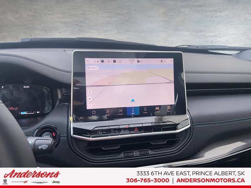 2026 Jeep Compass NORTH Altitude Special Edition / Dual-Pane Panoramic Sunroof / 10.1-Inch Uconnect NAV
