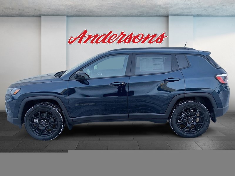 2026 Jeep Compass NORTH Altitude Special Edition / Dual-Pane Panoramic Sunroof / 10.1-Inch Uconnect NAV