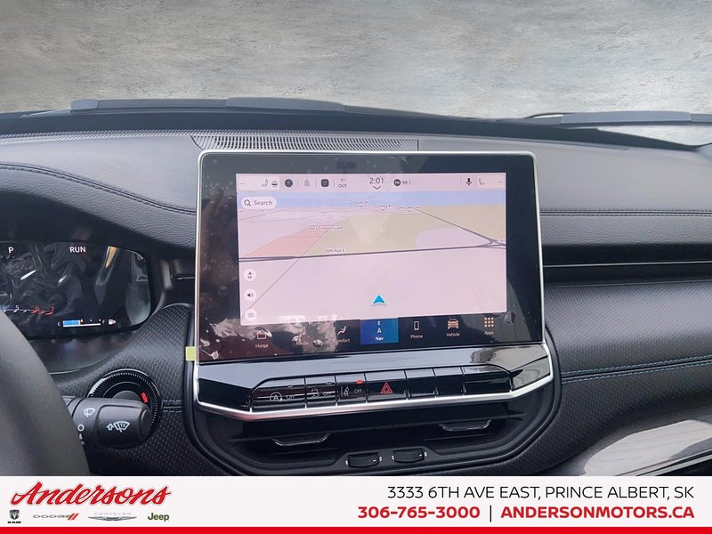 2026 Jeep Compass NORTH Altitude Special Edition / Dual-Pane Panoramic Sunroof / 10.1-Inch Uconnect NAV