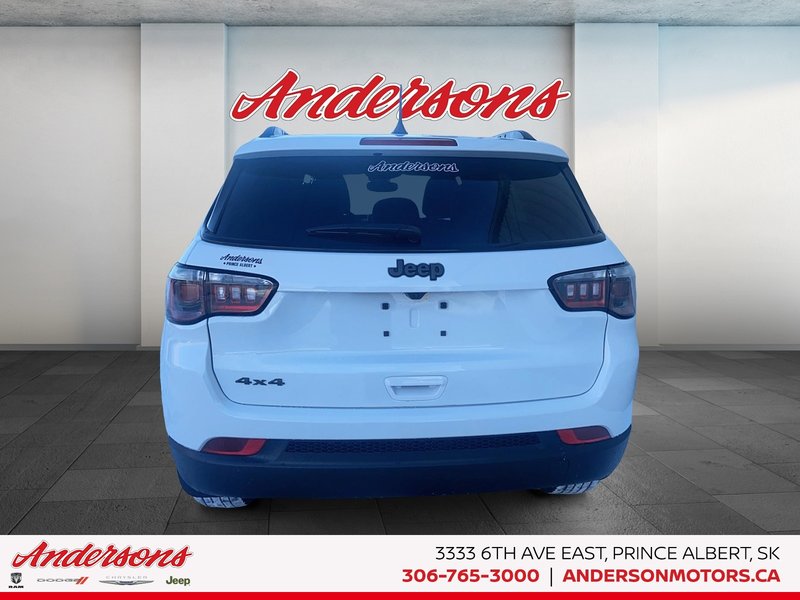 2026 Jeep Compass NORTH Altitude Special Edition / Dual-Pane Panoramic Sunroof / 10.1-Inch Uconnect NAV