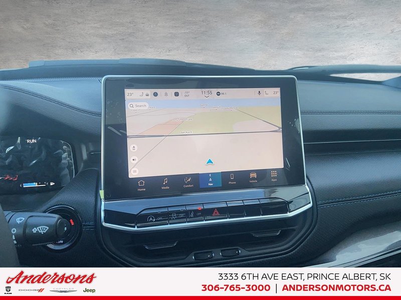 2026 Jeep Compass NORTH Altitude Special Edition / Dual-Pane Panoramic Sunroof / 10.1-Inch Uconnect NAV