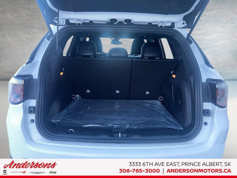 2026 Jeep Compass NORTH Altitude Special Edition / Dual-Pane Panoramic Sunroof / 10.1-Inch Uconnect NAV