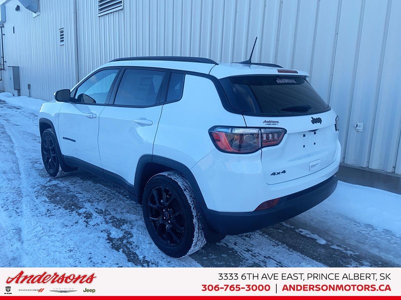 2026 Jeep Compass NORTH Altitude Special Edition / Dual-Pane Panoramic Sunroof / 10.1-Inch Uconnect NAV