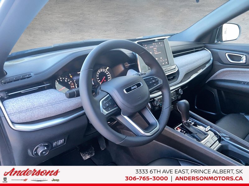 2026 Jeep Compass NORTH Heated Seats & Steering Wheel / Blind–Spot Monitoring