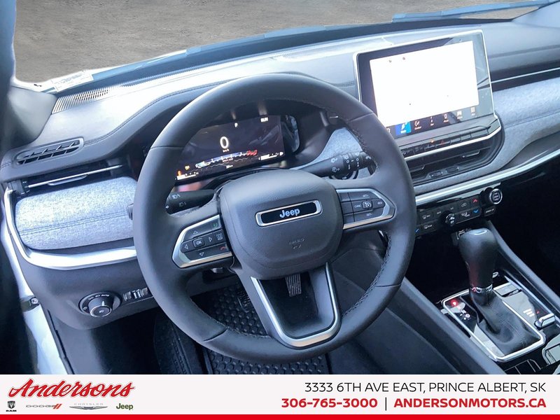 2026 Jeep Compass NORTH Heated Seats & Wheel / 10.1-Inch Uconnect NAV