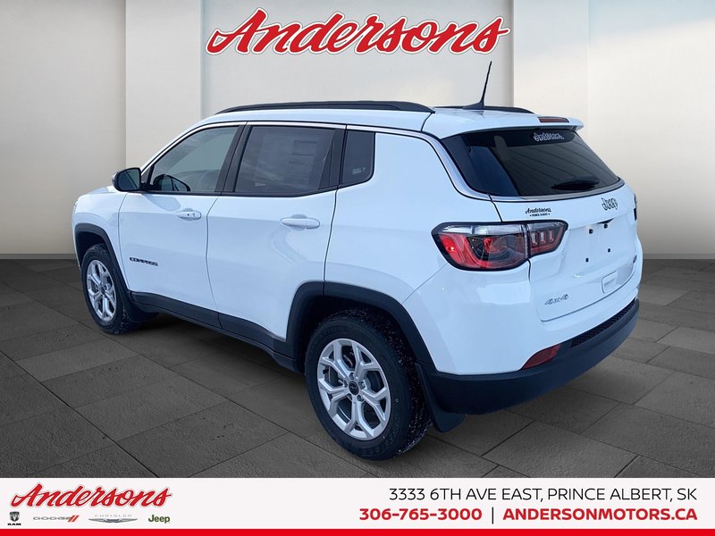 2026 Jeep Compass NORTH Heated Seats & Wheel / 10.1-Inch Uconnect NAV