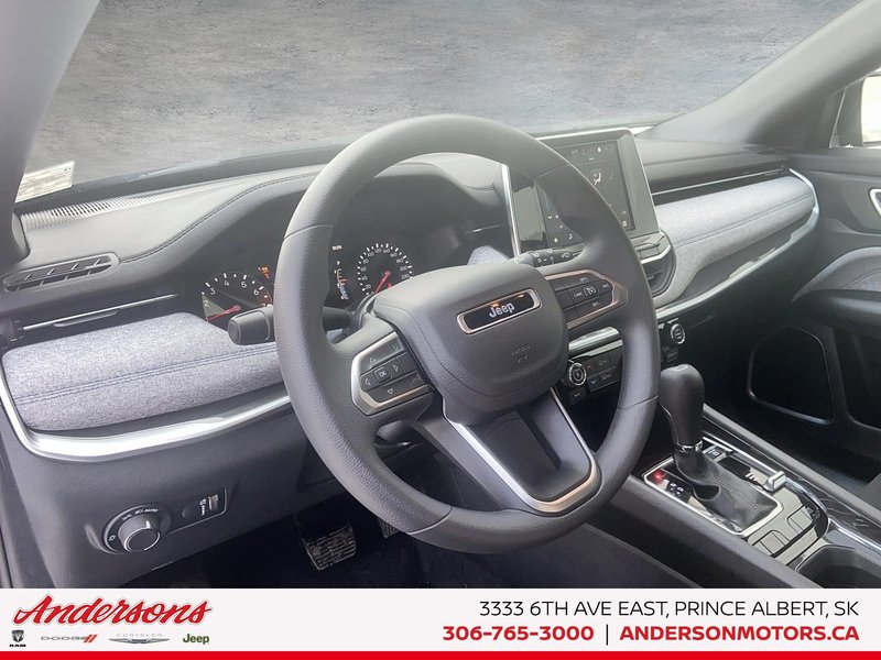2026 Jeep Compass SPORT Heated Seats / Selec-Terrain / 8.4-Inch Display