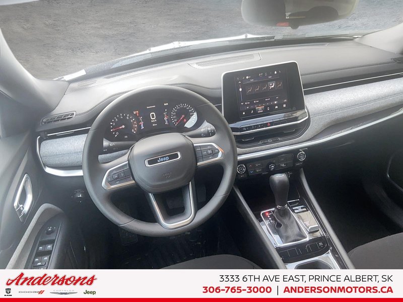 2026 Jeep Compass SPORT Heated Seats / Selec-Terrain / 8.4-Inch Display