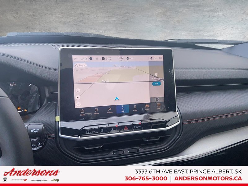 2026 Jeep Compass TRAILHAWK Panoramic Sunroof / Alpine Stereo