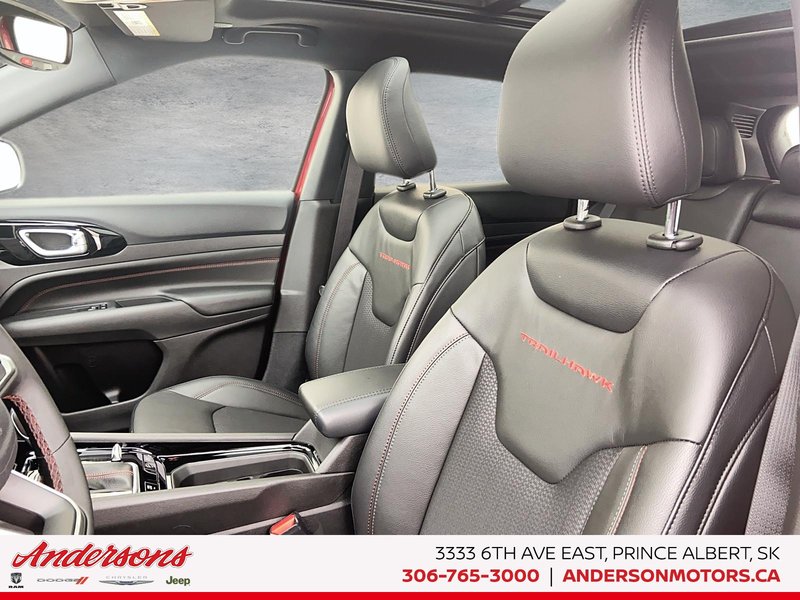 2026 Jeep Compass TRAILHAWK Panoramic Sunroof / Alpine Stereo / Trailer Tow Group