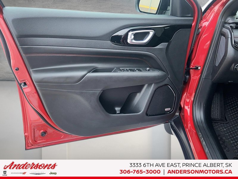 2026 Jeep Compass TRAILHAWK Panoramic Sunroof / Alpine Stereo / Trailer Tow Group