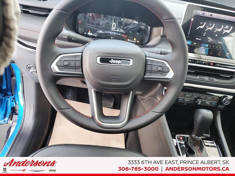 2026 Jeep Compass TRAILHAWK Panoramic Sunroof / Alpine Stereo / Trailer Tow Group