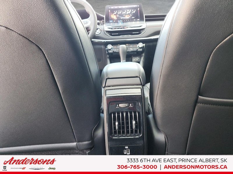 2026 Jeep Compass TRAILHAWK Panoramic Sunroof / Alpine Stereo / Trailer Tow Group