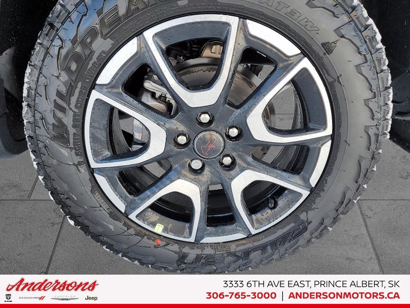 2026 Jeep Compass TRAILHAWK Panoramic Sunroof / Alpine Stereo / Trailer Tow Group