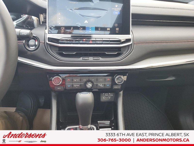 2026 Jeep Compass TRAILHAWK Panoramic Sunroof / Alpine Stereo / Trailer Tow Group