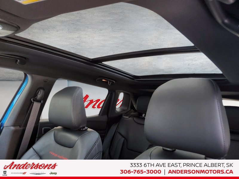 2026 Jeep Compass TRAILHAWK Panoramic Sunroof / Alpine Stereo / Trailer Tow Group