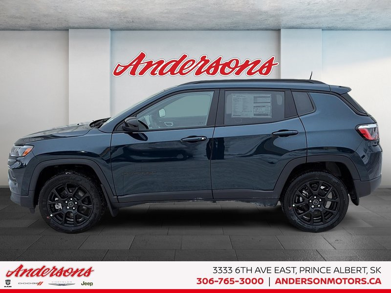 2026 Jeep Compass NORTH Altitude Special Edition / Dual-Pane Panoramic Sunroof / 10.1-Inch Uconnect NAV