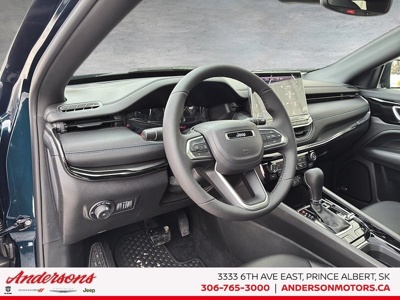 2026 Jeep Compass NORTH Altitude Special Edition / Dual-Pane Panoramic Sunroof / 10.1-Inch Uconnect NAV