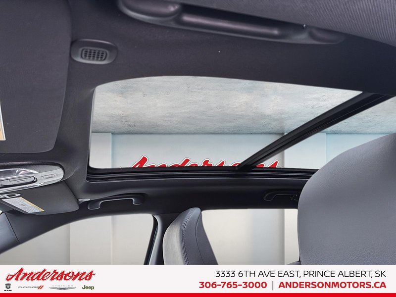 2026 Jeep Compass NORTH Altitude Special Edition / Dual-Pane Panoramic Sunroof / 10.1-Inch Uconnect NAV