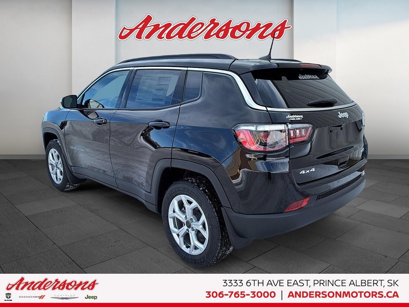 2026 Jeep Compass NORTH Heated Seats & Wheel / 10.1-Inch Uconnect NAV