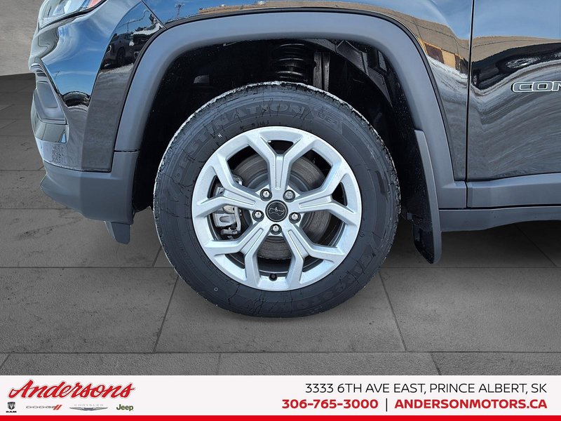 2026 Jeep Compass NORTH Heated Seats & Wheel / 10.1-Inch Uconnect NAV