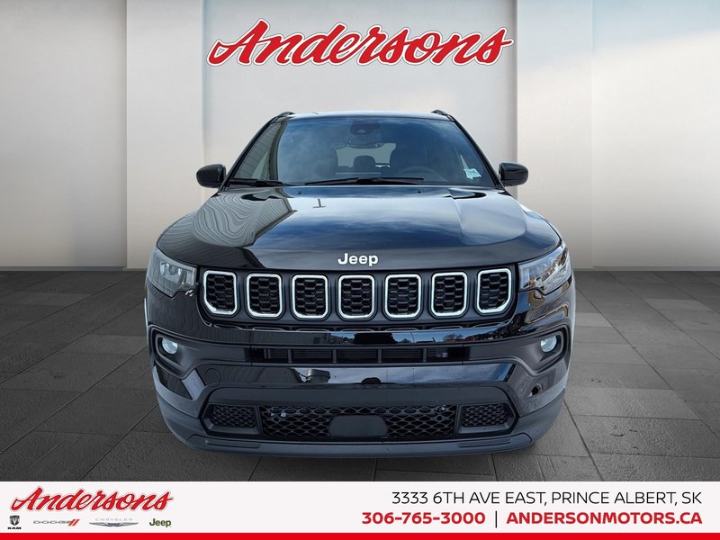 2026 Jeep Compass NORTH Heated Seats & Wheel / 10.1-Inch Uconnect NAV