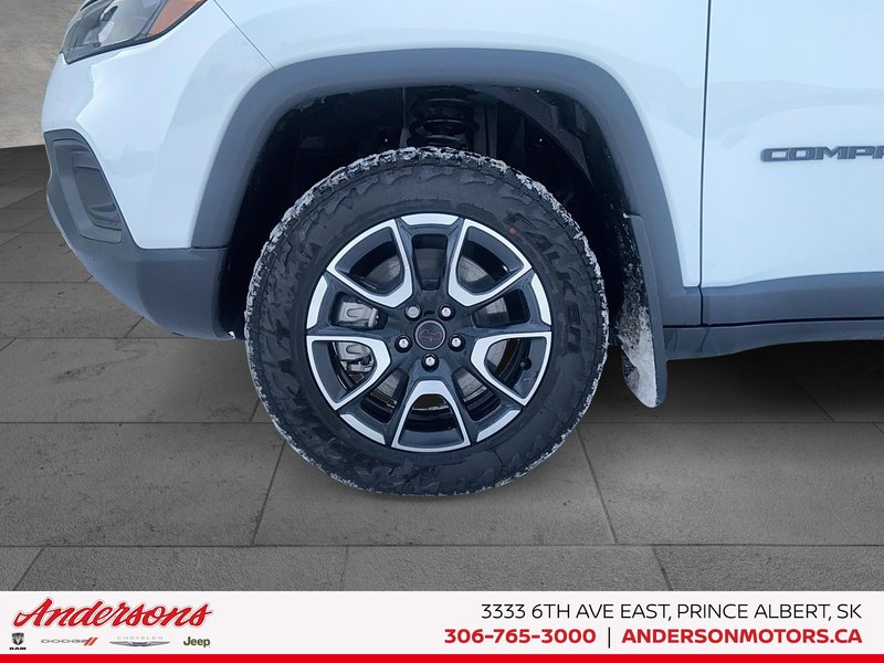 2026 Jeep Compass Trailhawk 2.0L Turbo / Class III Hitch  / Premium Alpine Audio