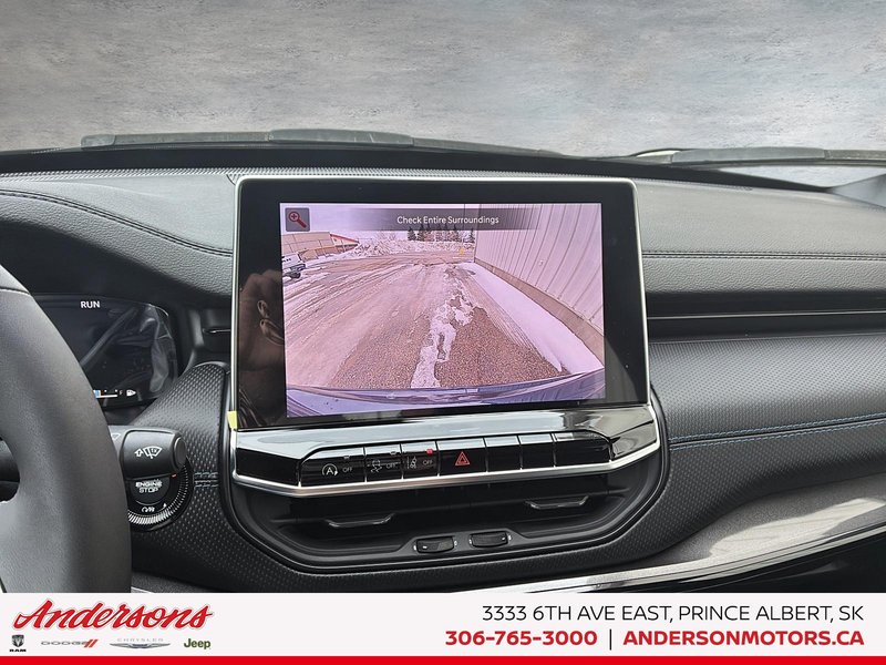 2026 Jeep Compass NORTH Altitude Special Edition / 10.1-Inch Uconnect NAV