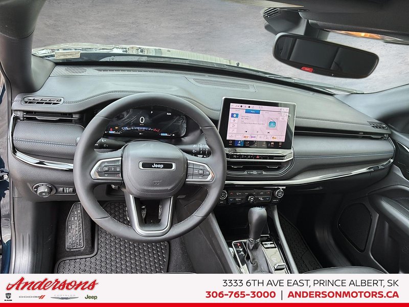 2026 Jeep Compass NORTH Altitude Special Edition / 10.1-Inch Uconnect NAV