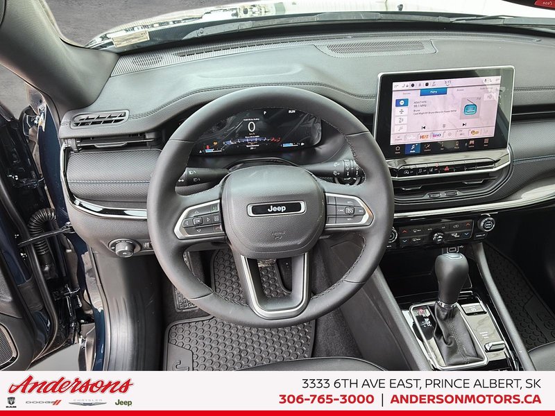 2026 Jeep Compass NORTH Altitude Special Edition / 10.1-Inch Uconnect NAV
