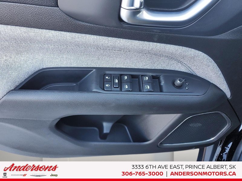 2026 Jeep Compass SPORT Heated Seats / Selec-Terrain / 8.4-Inch Display