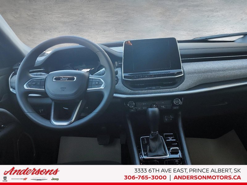 2026 Jeep Compass SPORT Heated Seats / Selec-Terrain / 8.4-Inch Display