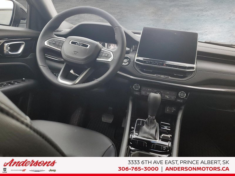 2026 Jeep Compass NORTH Altitude Special Edition / 10.1-Inch Uconnect NAV