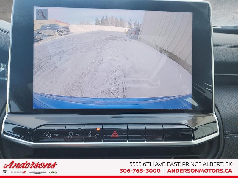 2026 Jeep Compass NORTH Altitude Special Edition / Dual-Pane Panoramic Sunroof / 10.1-Inch Uconnect NAV