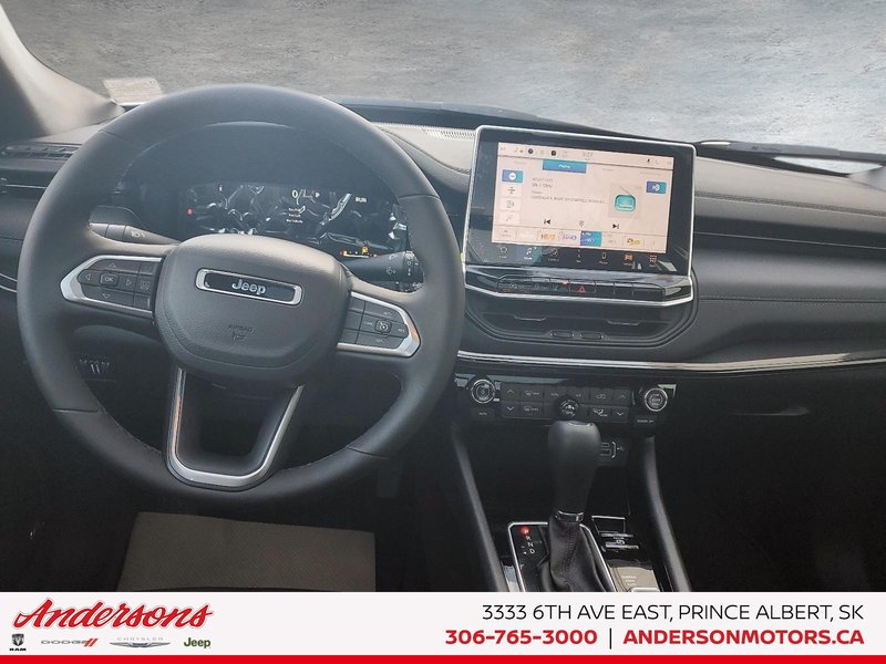 2026 Jeep Compass NORTH Altitude Special Edition / Dual-Pane Panoramic Sunroof / 10.1-Inch Uconnect NAV